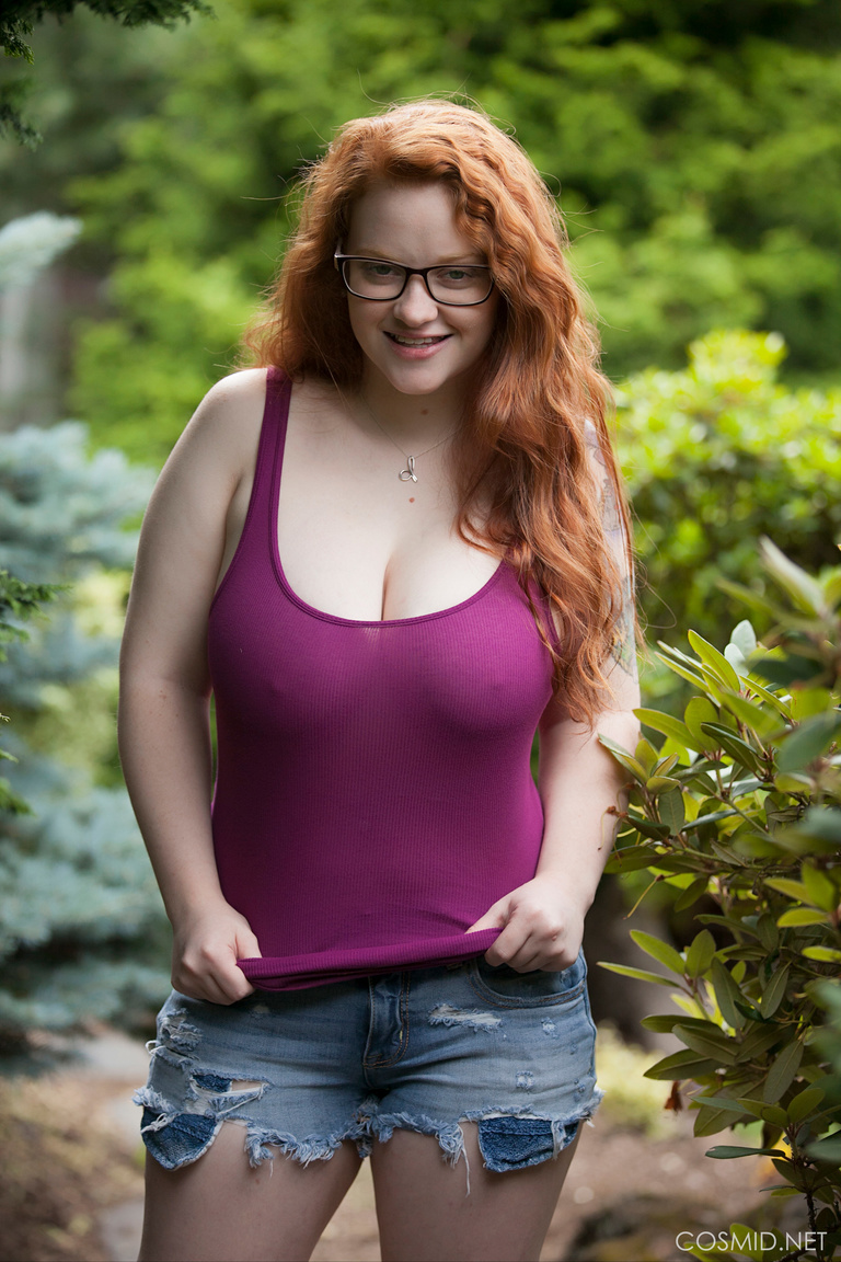 Kaycee Barnes Purple Tank Top Cosmid Curvy Girl Nudes